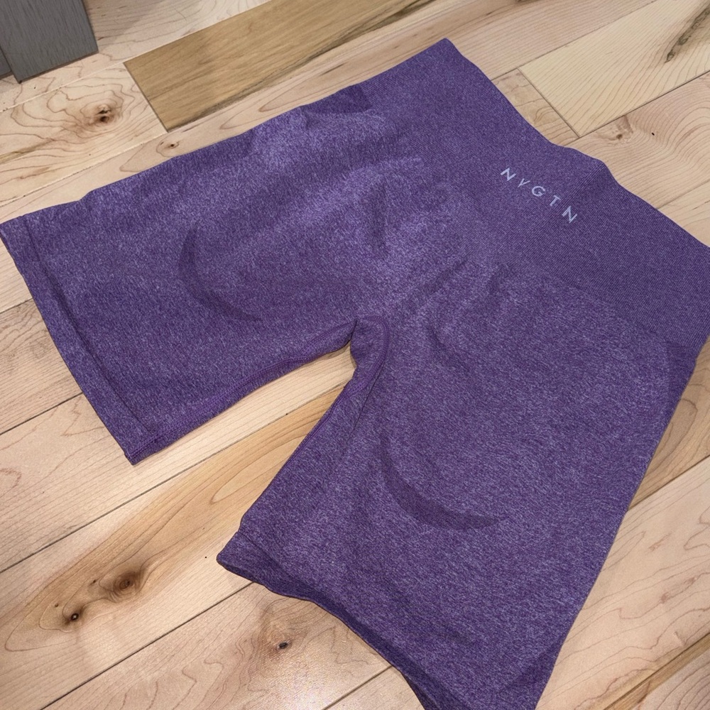 NVGTN Contour Seamless Shorts in Violet